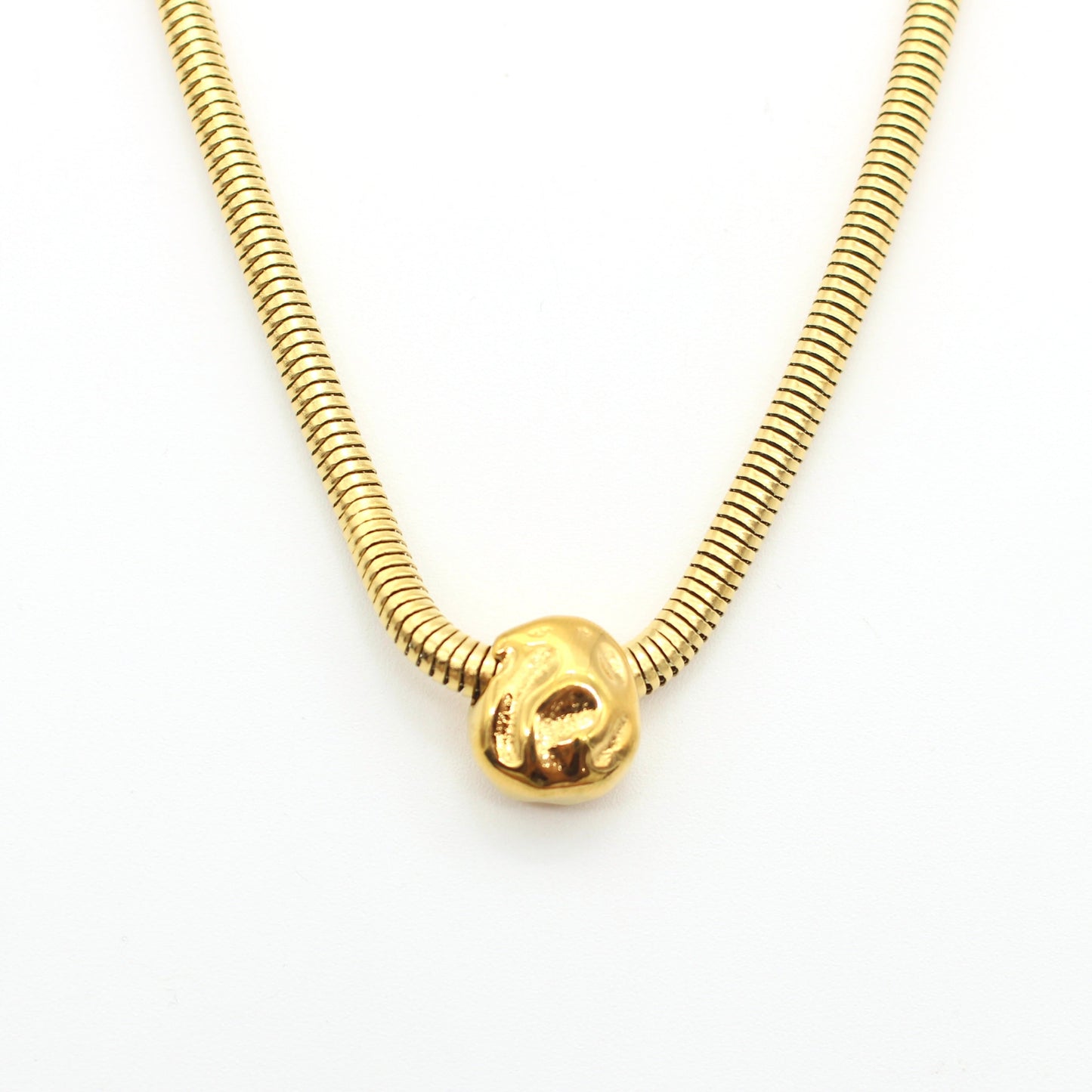 Collar gold rock