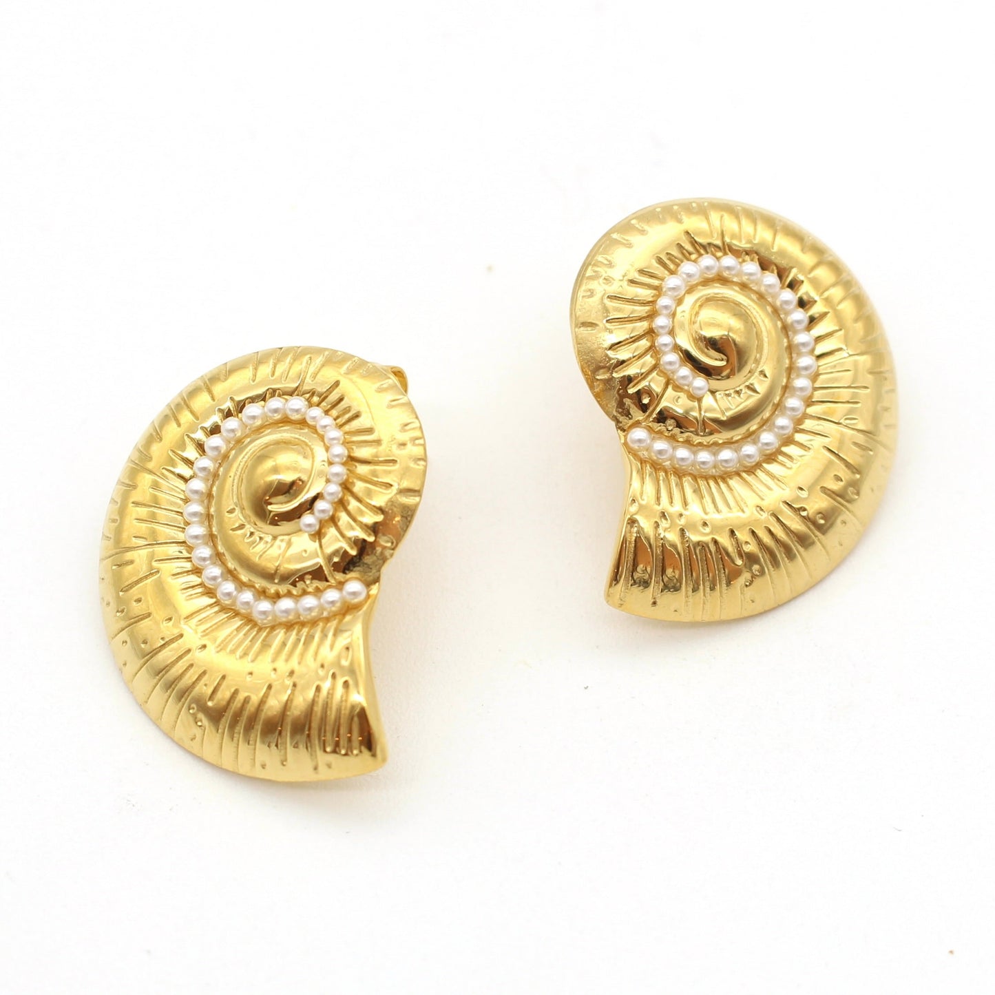 Aretes caracol con perlitas