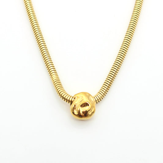 Collar gold rock